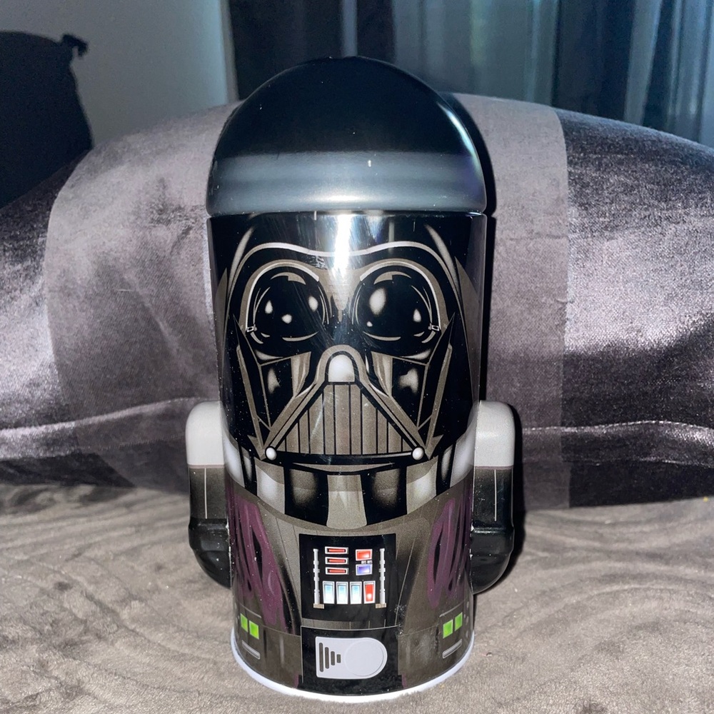 Disney Star Wars Collector Tin/ Bank. - Darth Vader